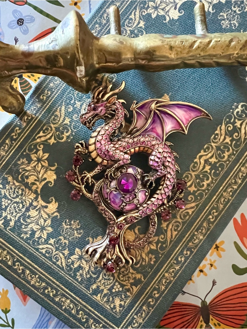New! “Mother of Dragons” GOT Fourth Wing Faux Amethyst Purple Dragon Pin Brooch